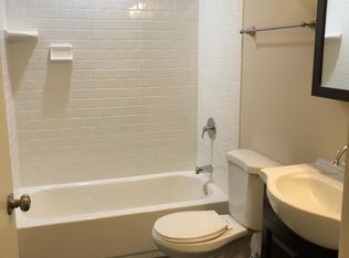 618 SW 156th St APT 1, Burien, WA 98166