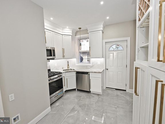 5th image of 5836 Pemberton St