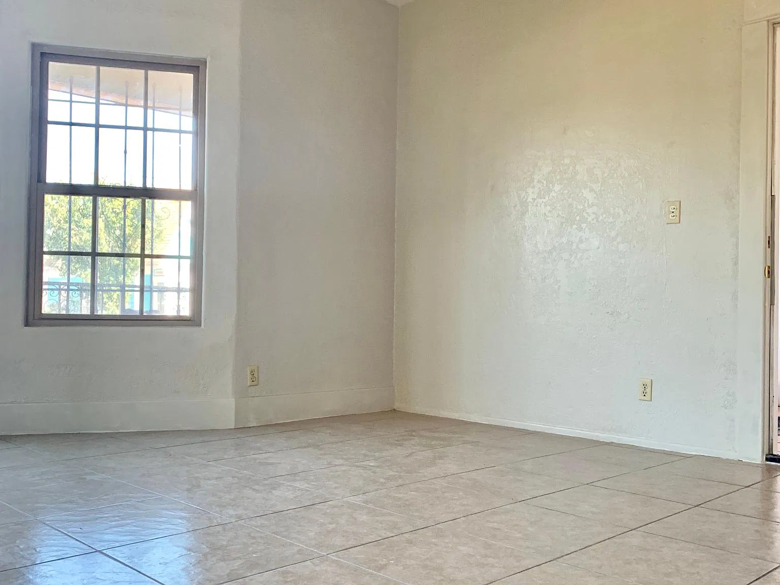 Studio, 550 sqft, $1,425 — Photo 3