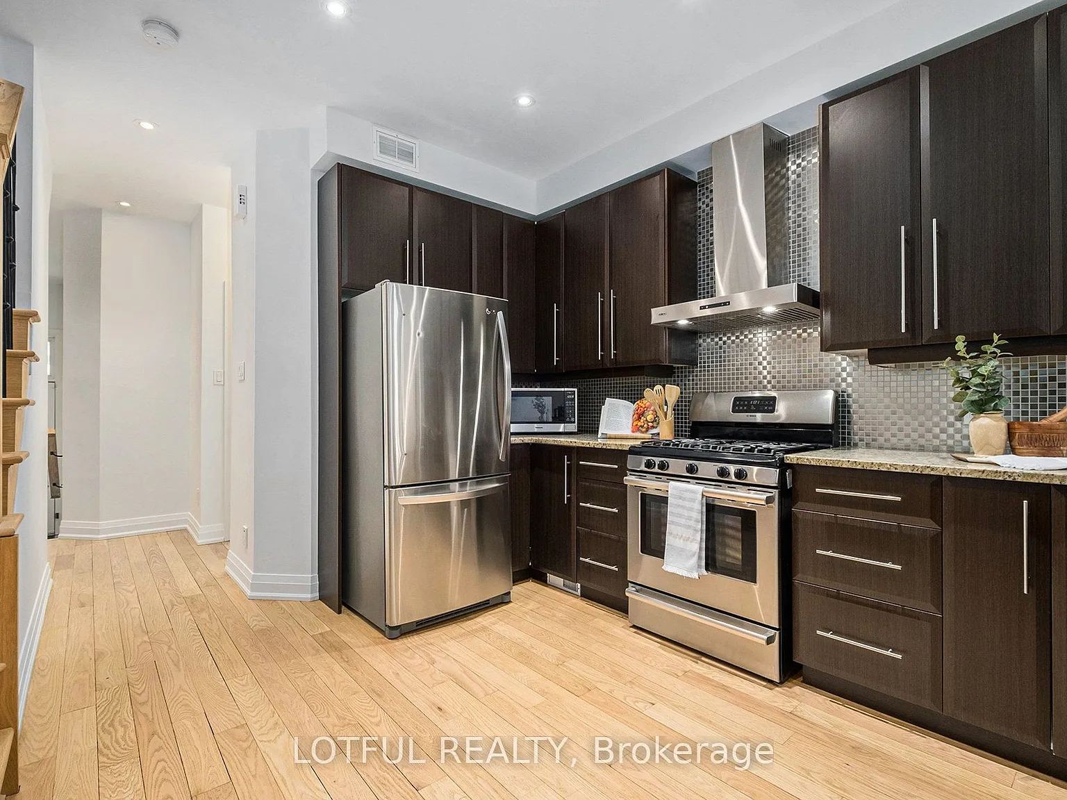3 bed, $4,300 — Photo 4