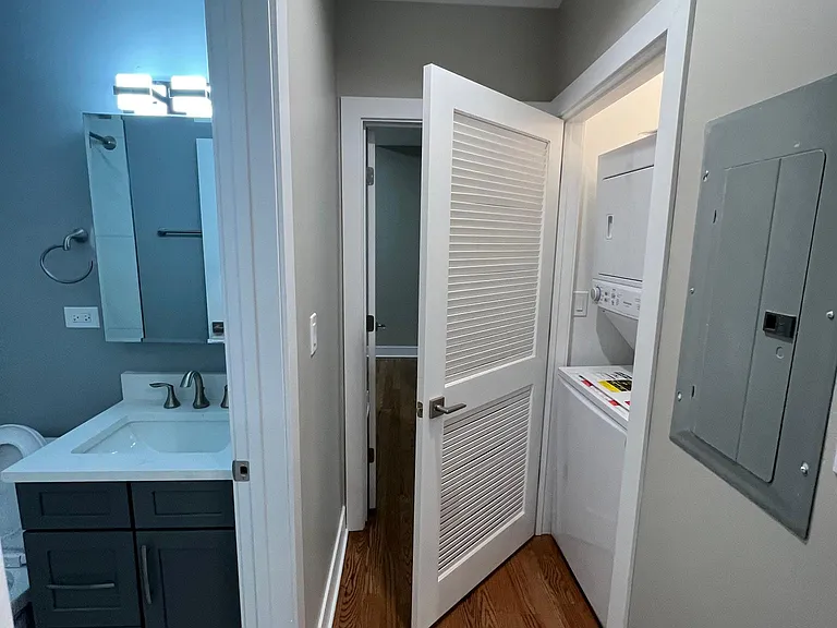 2314 W Giddings St #1F — Photo 9