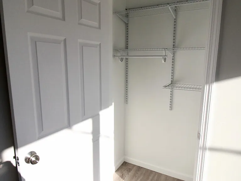 467 Grandview Ave #2L — Photo 10