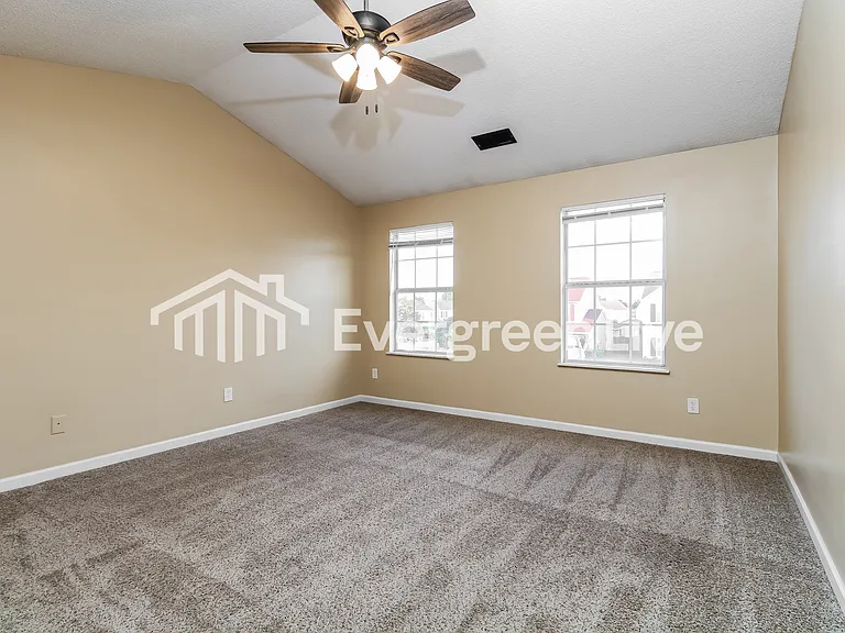 4 Fox Manor Ct — Photo 3