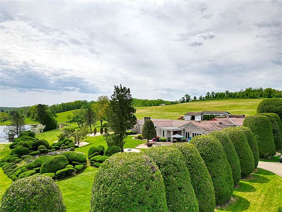 2nd image of 3098 Clay Pike