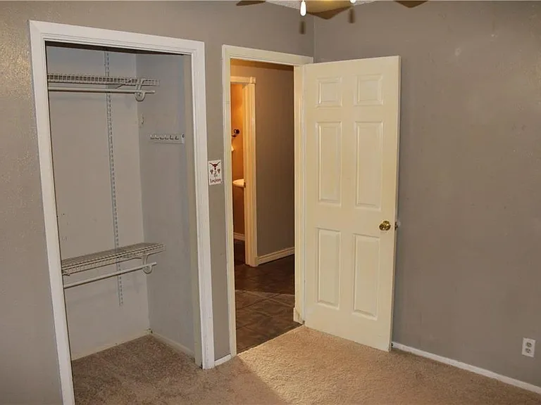 1702 Goodson Ln — Photo 18