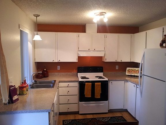 3rd image of 6100 Soundview Dr APT 14D