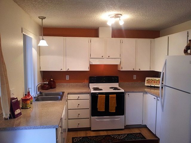 1st image of 6100 Soundview Dr APT 1H