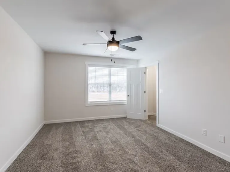 112 Aviator Cir #A — Photo 5