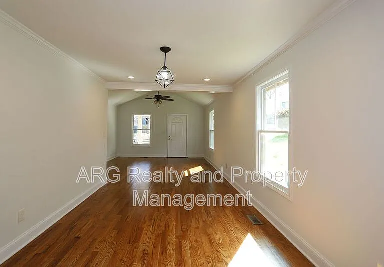 1095 Ira St SW — Photo 35
