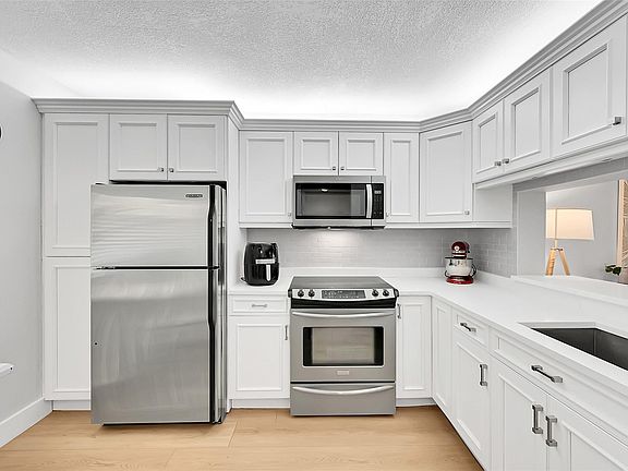 4th image of 2660 N Carambola Circle #202