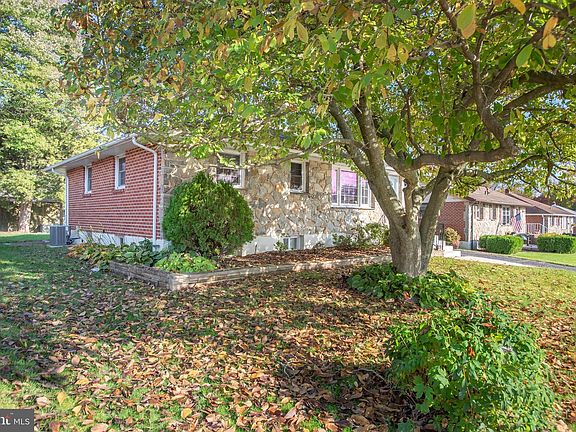 3rd image of 2208 Wyncote Dr