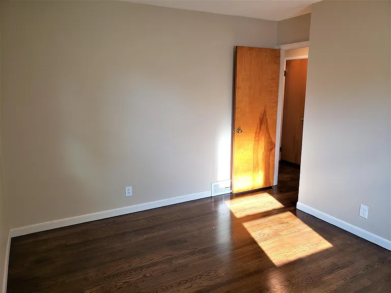 5107 Sheila Dr — Photo 17