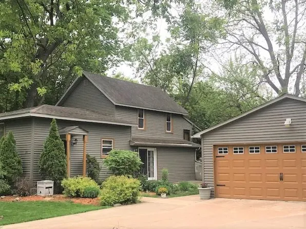 25 Roseanne Ct, Twin Lakes, WI 53181