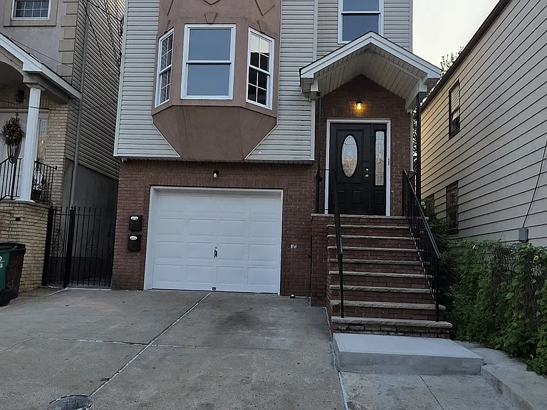 306 Marshall St #2 — Photo 1