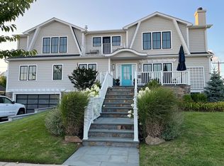 675 E Olive St, Long Beach, NY 11561