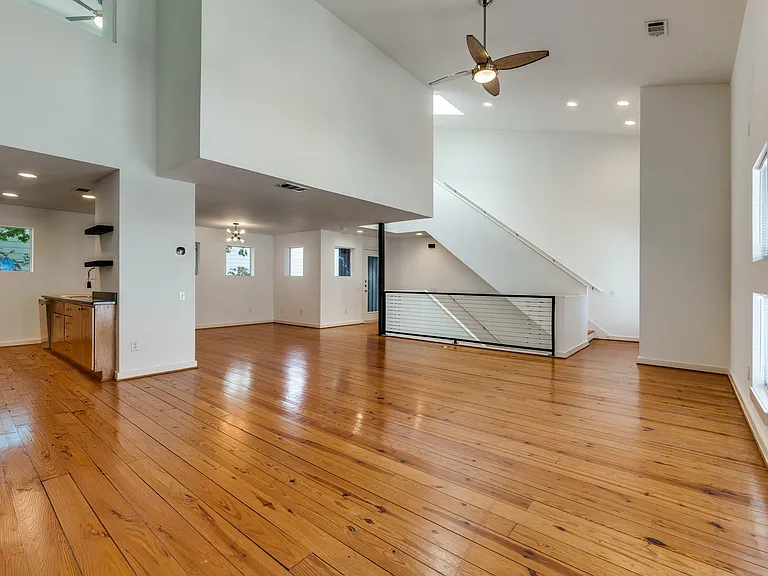 4214 Swiss Ave #C — Photo 11