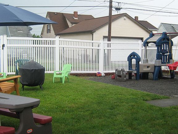 beautiful  fencedback yard