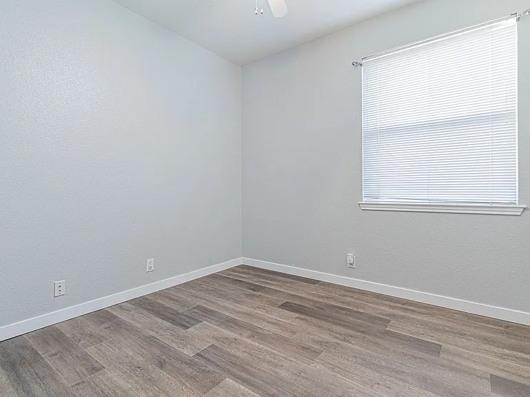 213 Tapwood Ln — Photo 17