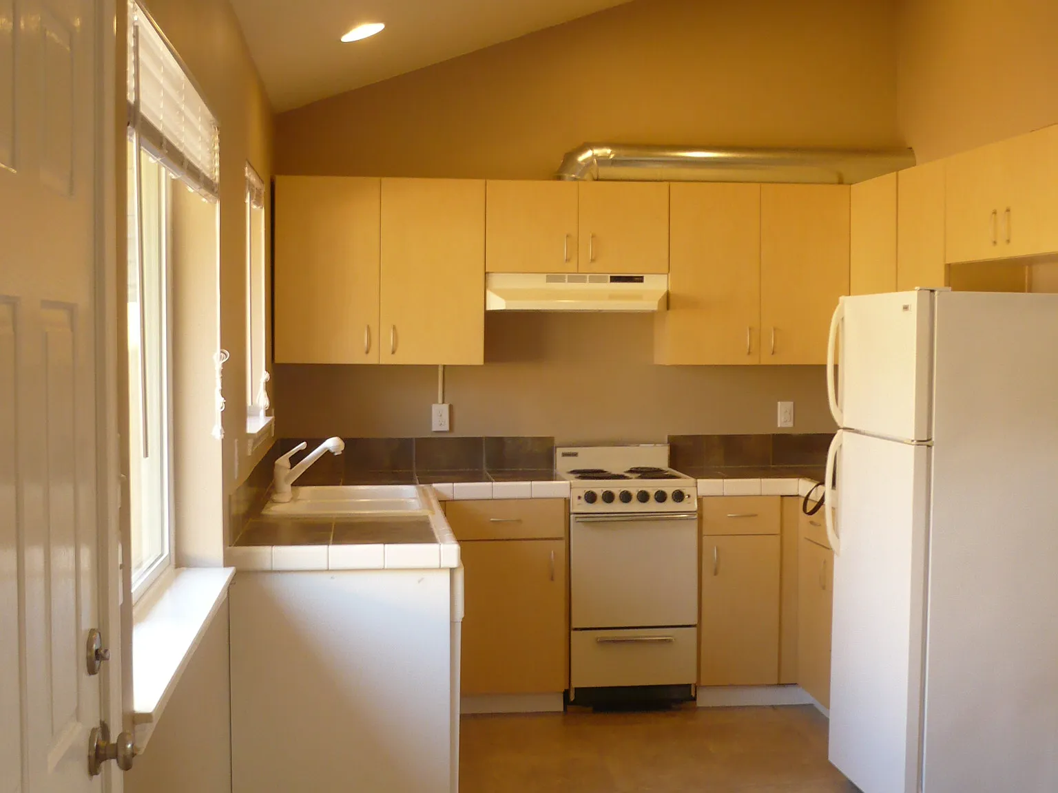 227 NW 11th St. - 1/2 — Photo 3