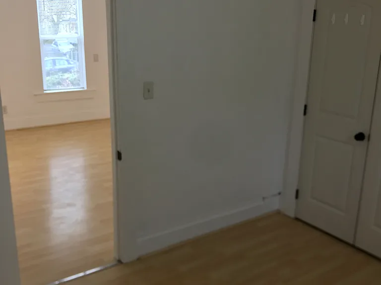 294 16th St SE — Photo 2