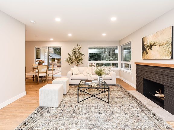 4th image of 18948 Forest Park Drive NE