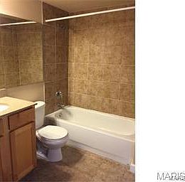 5th image of 5350 Pershing Ave APT 3B
