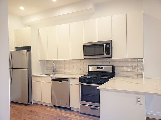 3rd image of 358 W 123rd St #3B