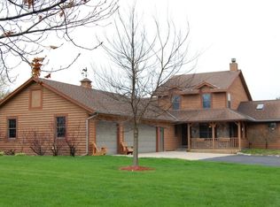 2542 Pioneer Rd, Richfield, WI 53076