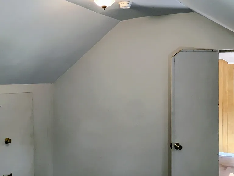 Bonus Dry storage room.
