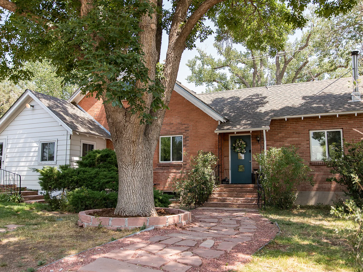 3 bed, 2000 sqft, $3,800 — Photo 3