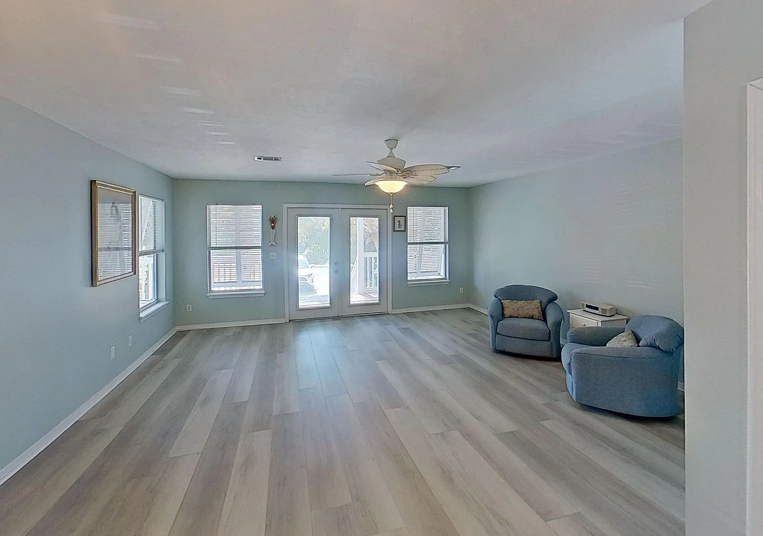 NO HOA! Wrap around porches, 1 block to the beach! — Photo 2