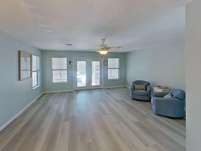 93 Beachfront Trl — Photo 2