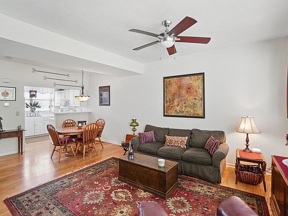 2nd image of 10832 Doral Ct