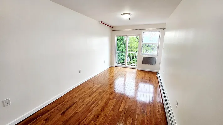 Rented by Remax Luxe | media 10