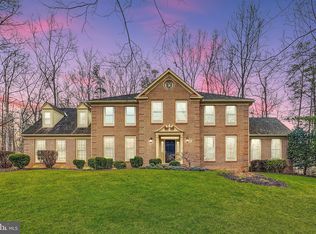 7108 Laketree Ct, Fairfax Station, VA 22039