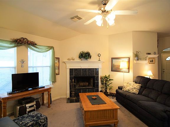 4th image of 11506 Alcott Dr