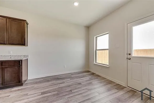 4 bed, 2153 sqft, $2,495 — Photo 3