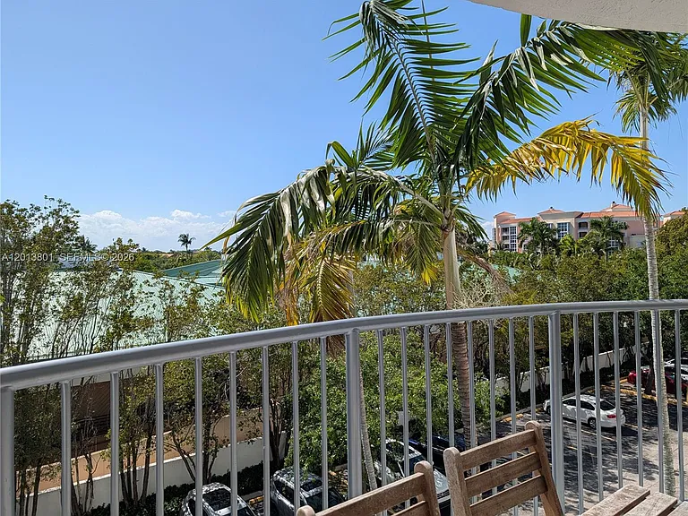 210 Sea View Dr #405 — Photo 5
