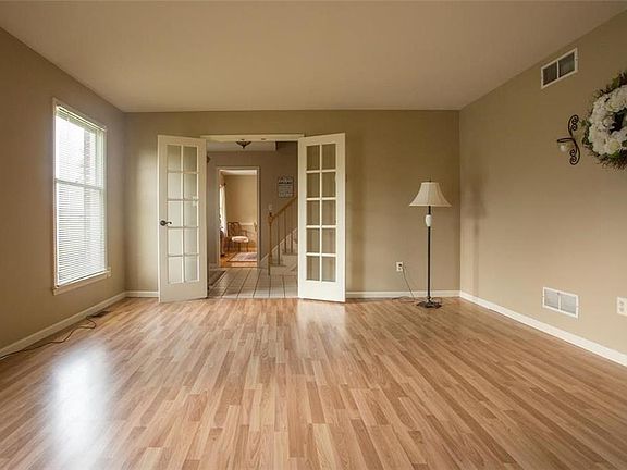 4th image of 430 Sturbridge Dr