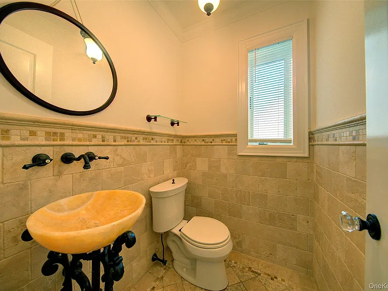 159 Magnolia Blvd — Photo 23