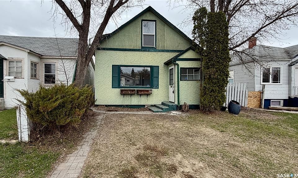 1st image of 217 L AVENUE N