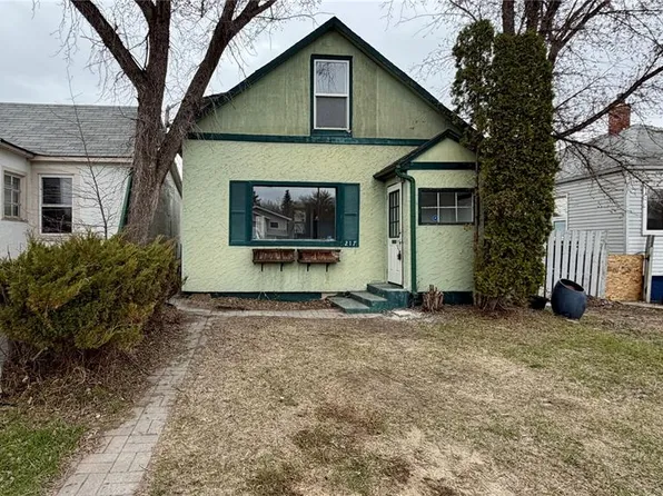 217 L AVENUE N, Saskatoon, SK S7L 2P3