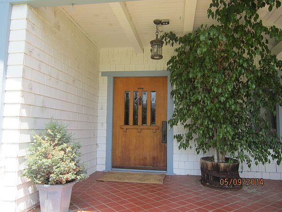 2nd image of 621 E Santa Paula St