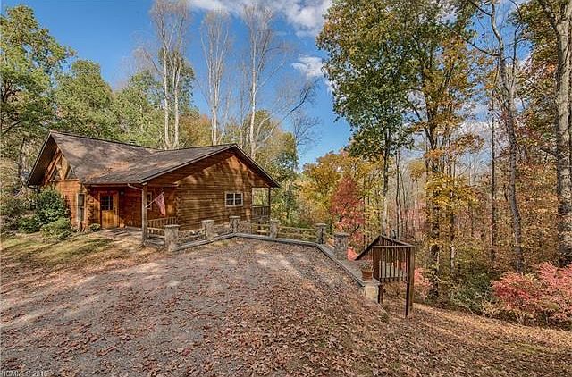 PRIVATE SETTING WELCOMES YOU HOME