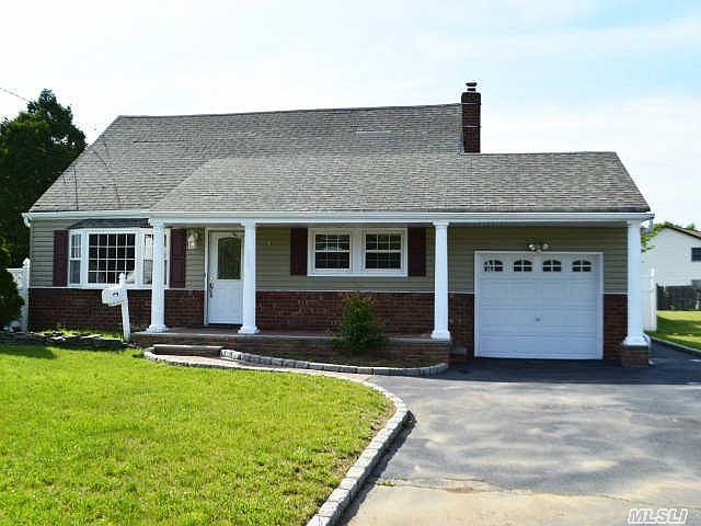 1st image of 13 Greenwood Dr