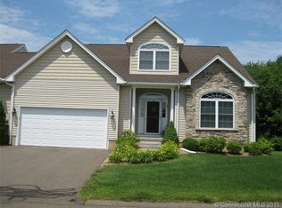 30 Green Briar Dr, Suffield, CT 06078