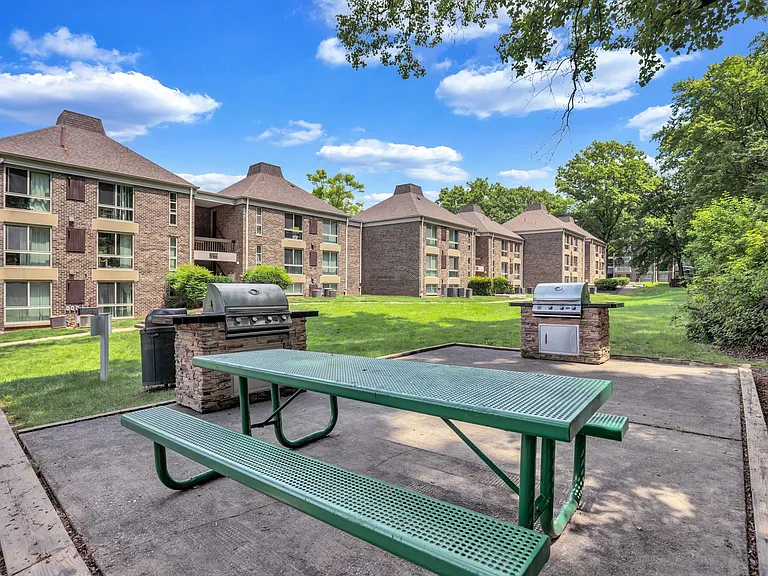 Westchester West Apartments — Photo 12