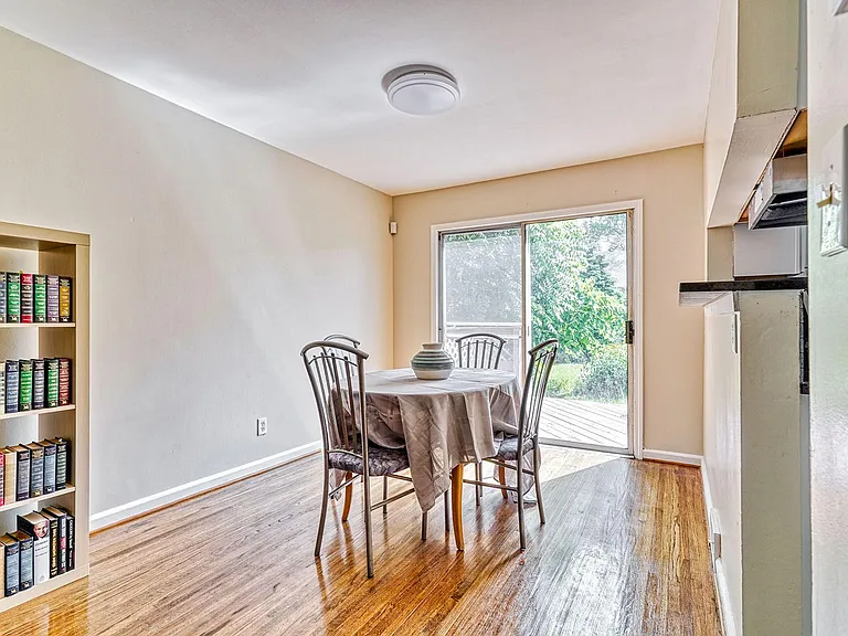 1744 Mount Hope Ave — Photo 3
