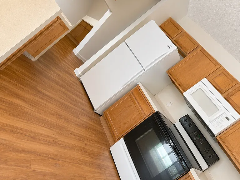 27 Bunker Ln #B — Photo 7