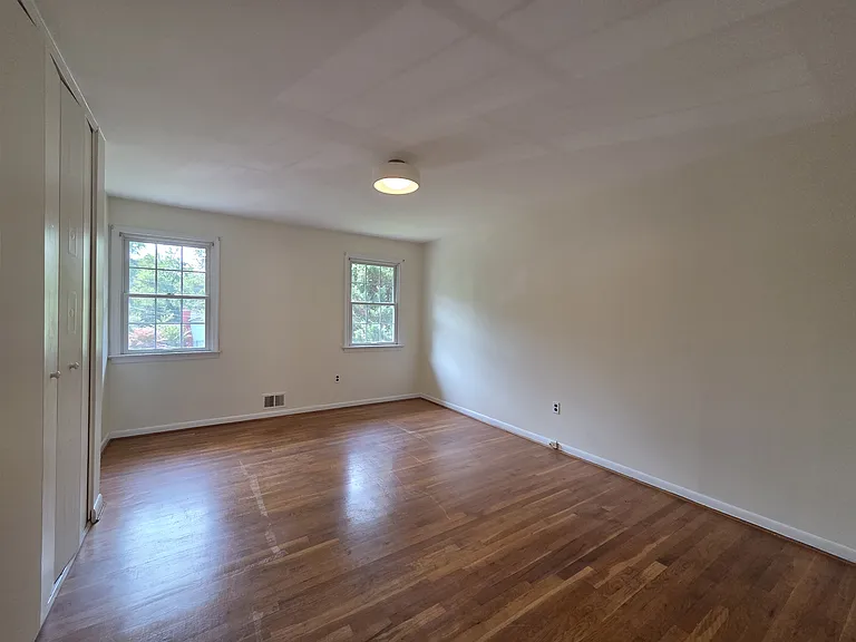 111 Tamarisk Ct — Photo 24